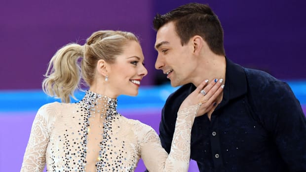 8-olympic-ice-skating-pairs-who-are-couples-real-life-0.jpg